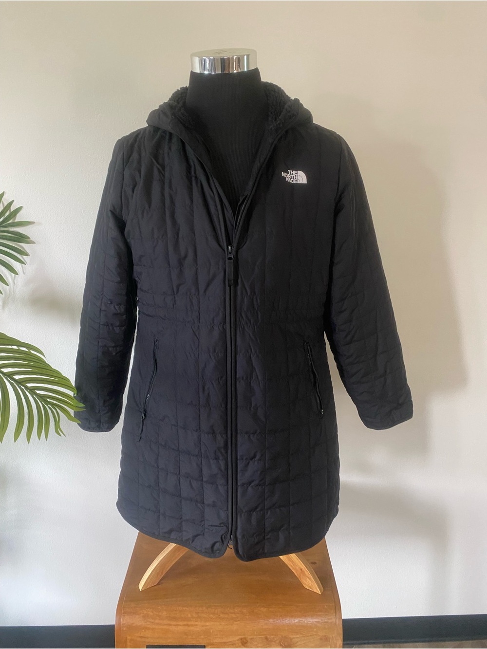 The North Face Black Quilted Women’s Hooded Jacket Parka - size Large - Picture 5 of 9